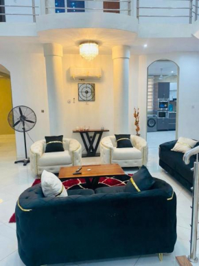 Nanani Luxury Villa - 3 Bedrooms